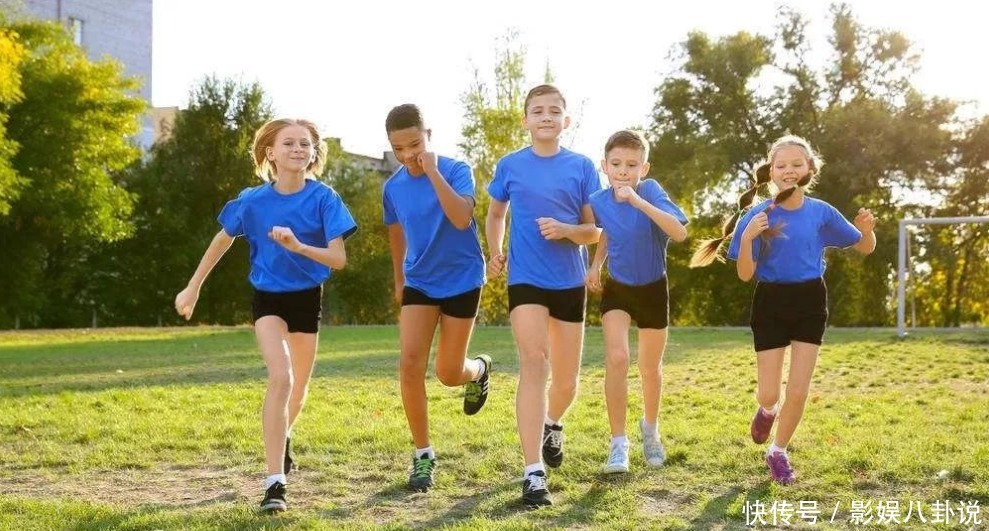 父母|孩子不正确的言行,父母发现时,要及时纠正教导
