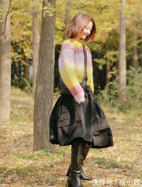 裙装|放弃烂大街的针织衫+牛仔裤吧,今年尝试裙装搭配,体面还优雅