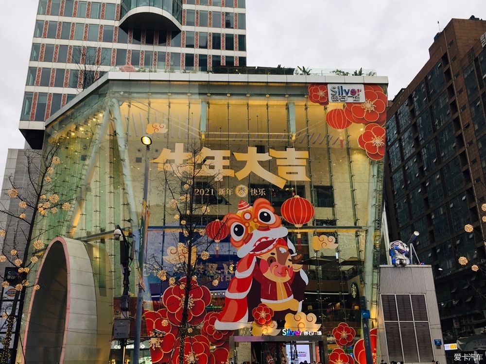 沙滩|游公园，骑单车逛成都，打卡最炫双子塔灯光秀