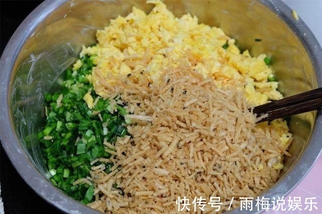 起阳草|韭菜鸡蛋馅饺子,关键在馅,有了这两样法宝,饺子不出水味更鲜
