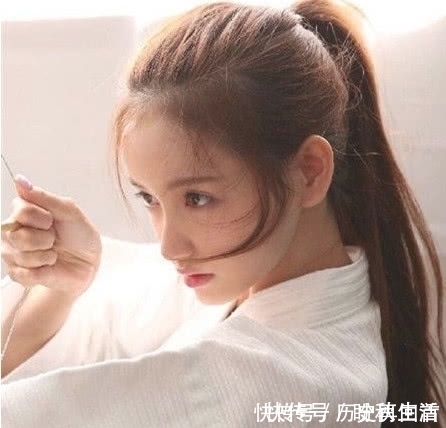 头发|20岁的女生扎马尾也要注意,别犯这3个“错误”,老气还显脸大
