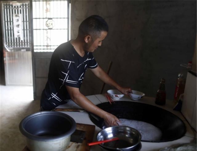 度日|80后居士独守深山古庙6年,靠香火钱度日,最少时一个月仅40元