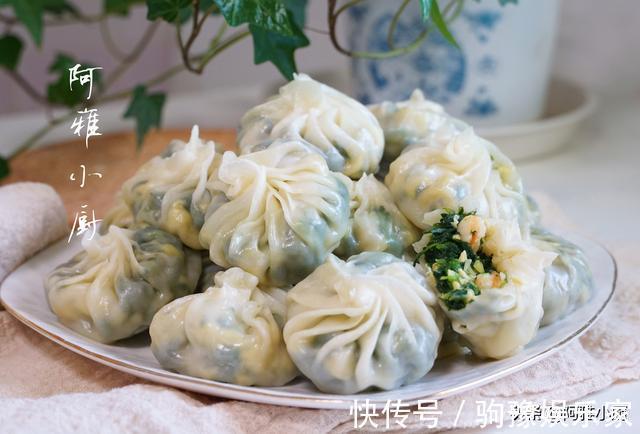 补血|入秋后这菜要多吃，包成包子补铁补血，不揉面不擀皮，8分钟一锅
