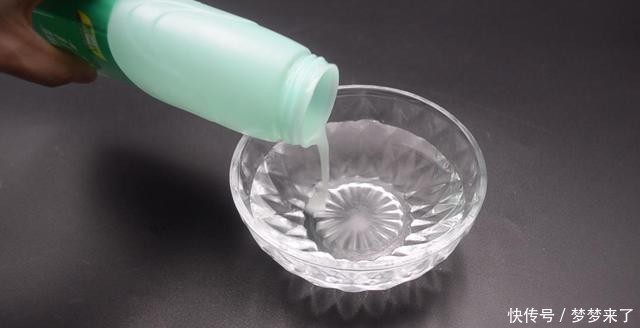 水洗|羽绒服脏了不用水洗,教你一个方法,比洗衣店洗的还干净,真好用