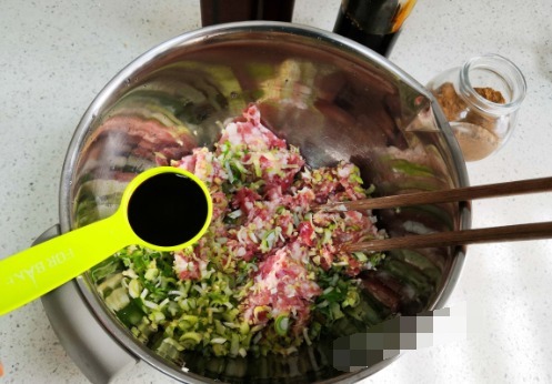 提鲜|馄饨我家每周必做,要想馅儿鲜香必须加点这调料,提鲜效果特别棒