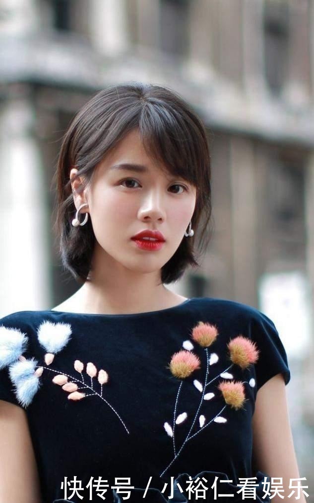 刘海|丸子头已经不流行了,今年这5种“发型”是真火,简单大方显脸小