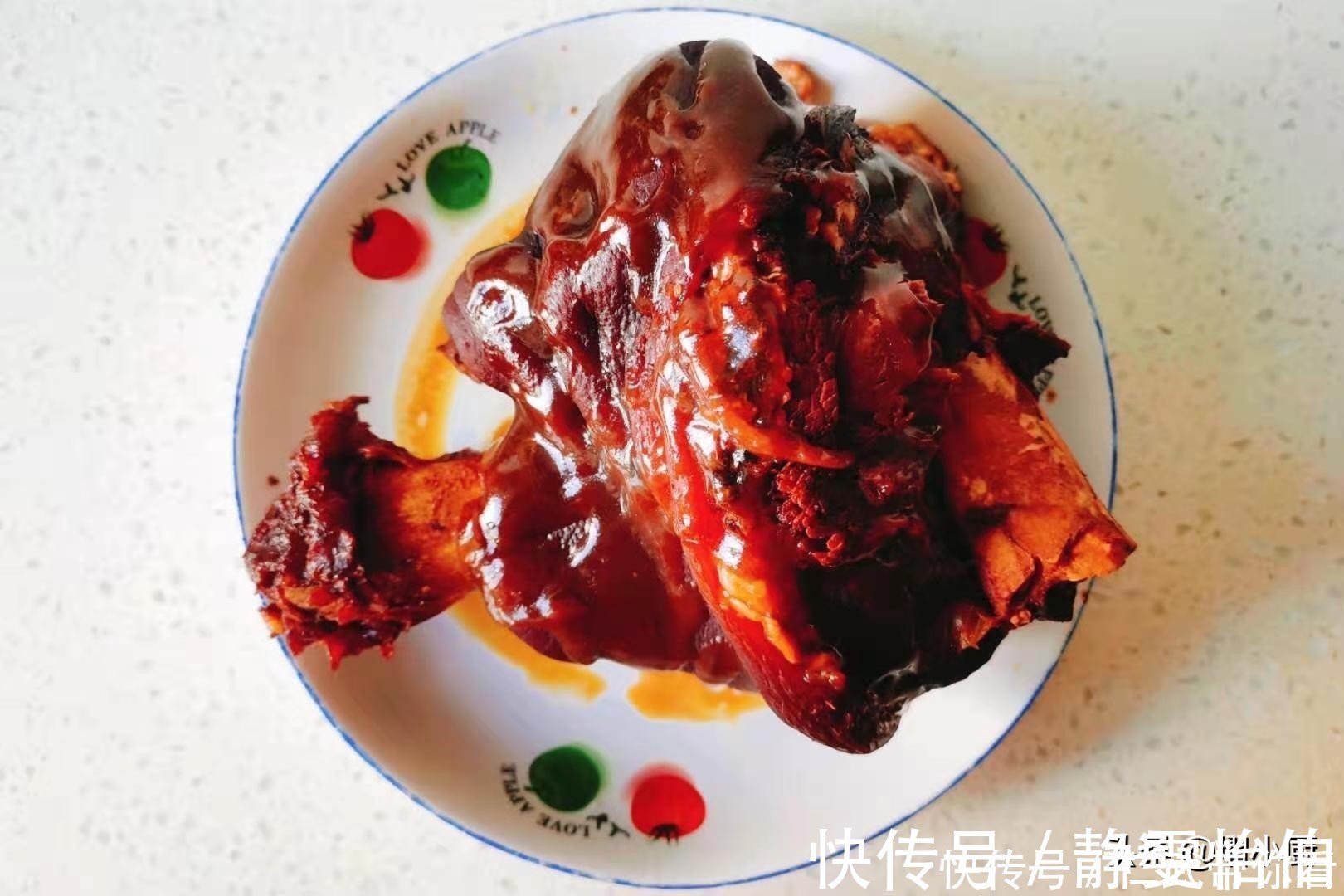 红焖肘子|香气十足的红煨肘子,只需3步搞定,做好后肘子红润软嫩不腻口