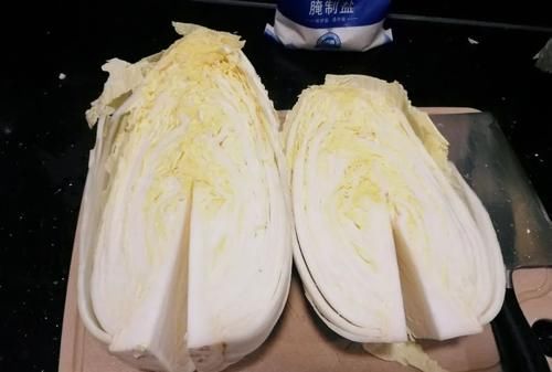 【食物恋】韩国朋友教我的辣白菜做法，酸爽开胃，正宗得很