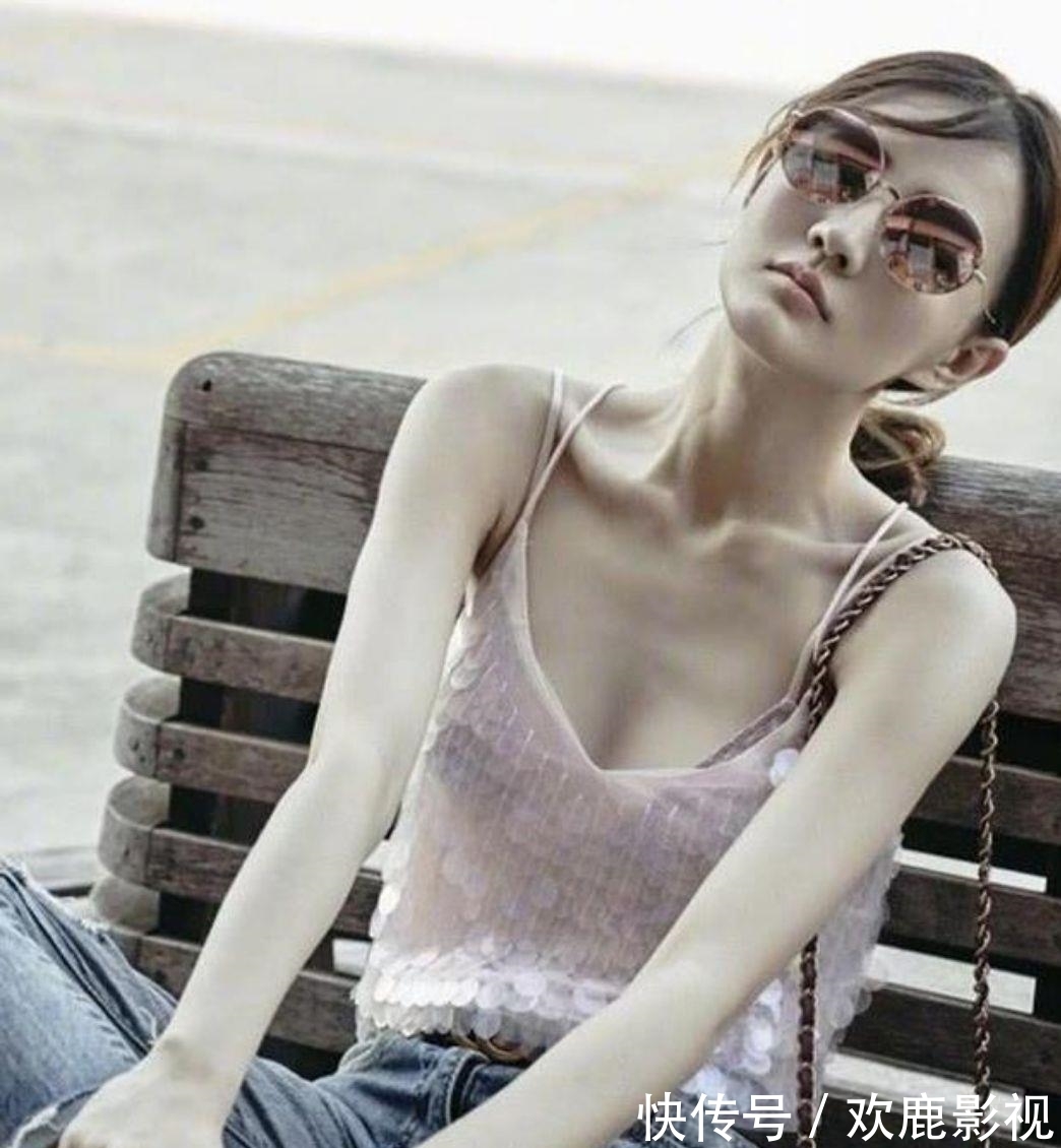 面料|徐璐穿吊带配牛仔裤,彰显青春洋气范,“漫画腰”太让人喜欢了