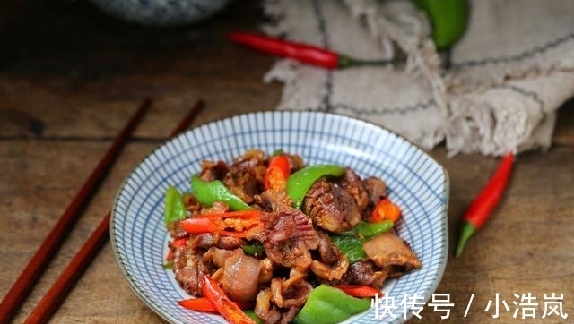 辣椒炒鸡胗|炒鸡胗没味肉质又硬?掌握2个小窍门,脆爽还入味