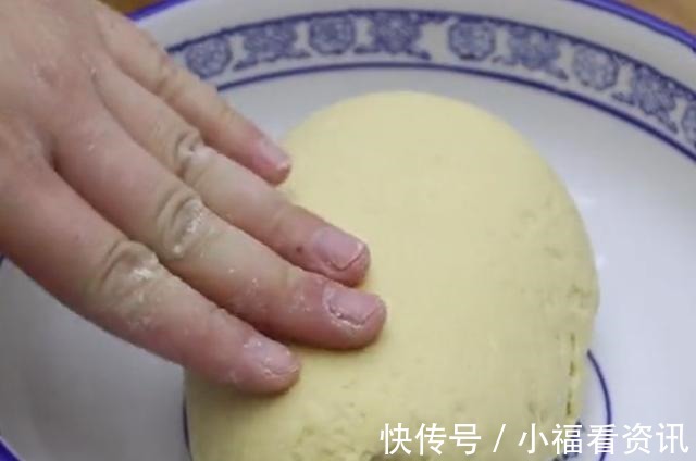 香味|自从学会小米这样做，我家三天两头就要吃，葱香味浓郁，特别好吃