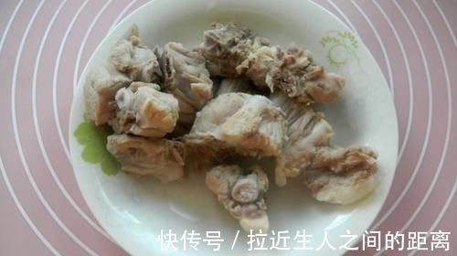 排骨|教你做一锅鲜做法，肉菜主食一锅端，排骨软烂不塞牙，快来试试吧