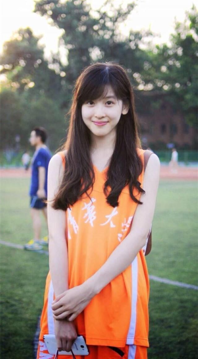 弯月眉|网红脸已经过时,2020年最火的是初恋脸,清纯高级又耐看