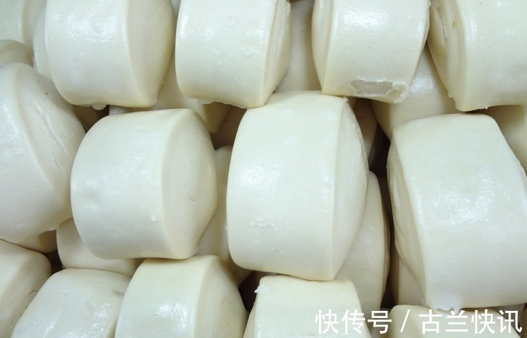 保存馒头不要放冰箱，牢记2个妙招，大半月都不干不硬