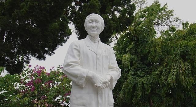 她一生未婚,没有一儿一女,为何被称为“中国最伟大的母亲”