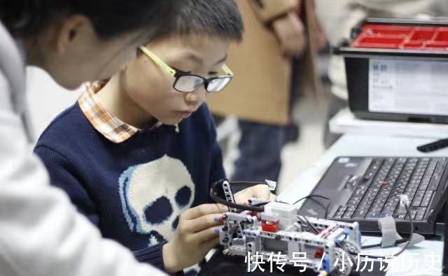 学霸|学霸儿童会有“4个特征”,占一个前途无量,家长要重视教育