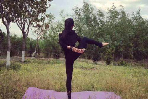 金鸡|每天坚持金鸡独立,3个好处登门拜访,身体会很感激你的!