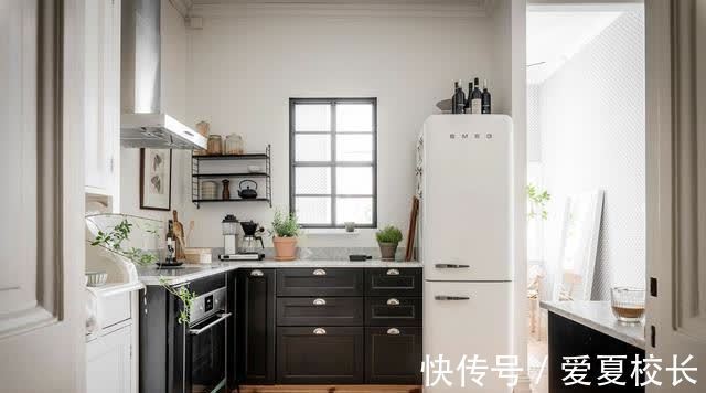 阳台|北京38岁小姐姐的独居生活,34小屋,床直接设计在阳台了