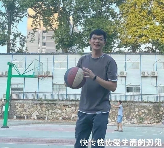 任正非|华为再出“大招”,武大94年博士生入选,最高年薪达201万元