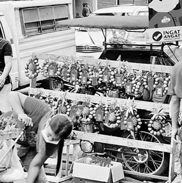 中年|团圆“菠萝环”连着新春“中国红”