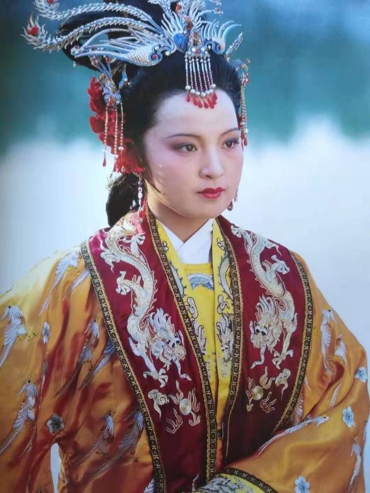 南安太妃!那个替儿子选妃的女人,才是红楼梦中最自私的母亲