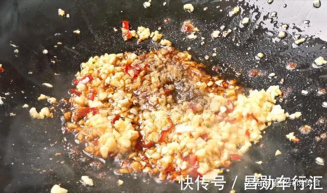 雨铭轩|原来鸡爪这样做这么好吃，比虎皮鸡爪还好吃，香气四溢天天吃不够