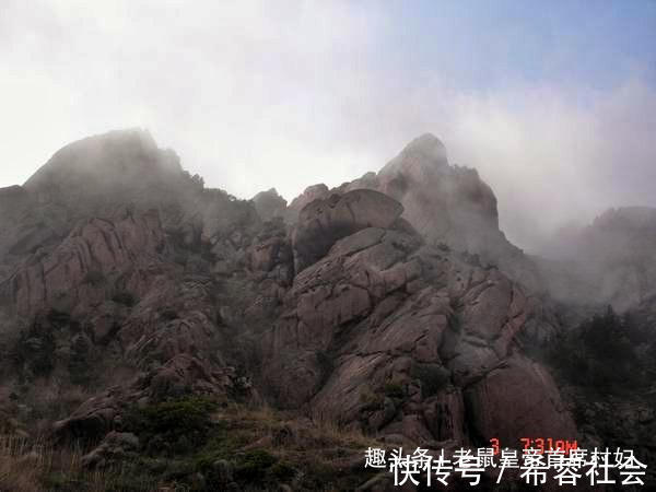 野餐|登山攀岩又累又险，成功后的野餐格外香甜，露营特别的温暖