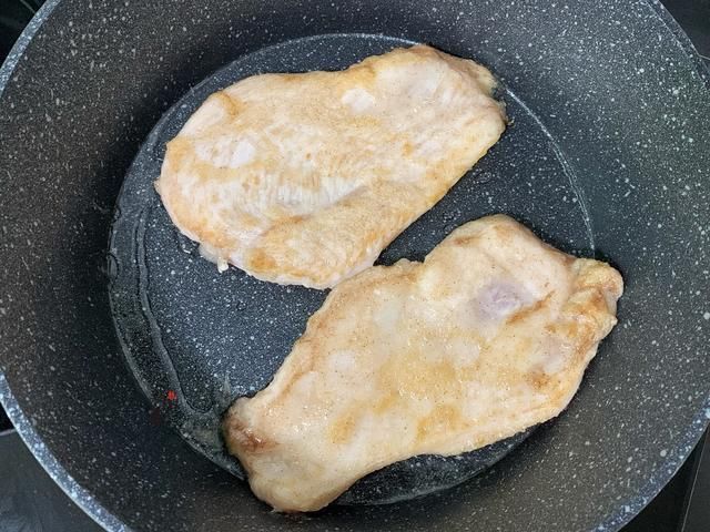 脆皮鸡|8月，女儿就馋这美味，10块钱就做一大盘，脆嫩又解馋