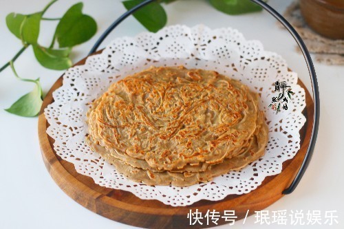 懒人早餐饼新做法，香甜柔软更护肝，老少皆宜，吃1口就忘不掉
