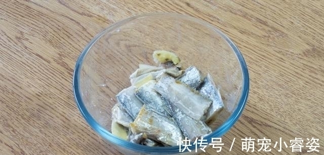 晒晒一家4口的晚餐,全是家常菜,用心搭配,家人爱吃,顿顿光盘
