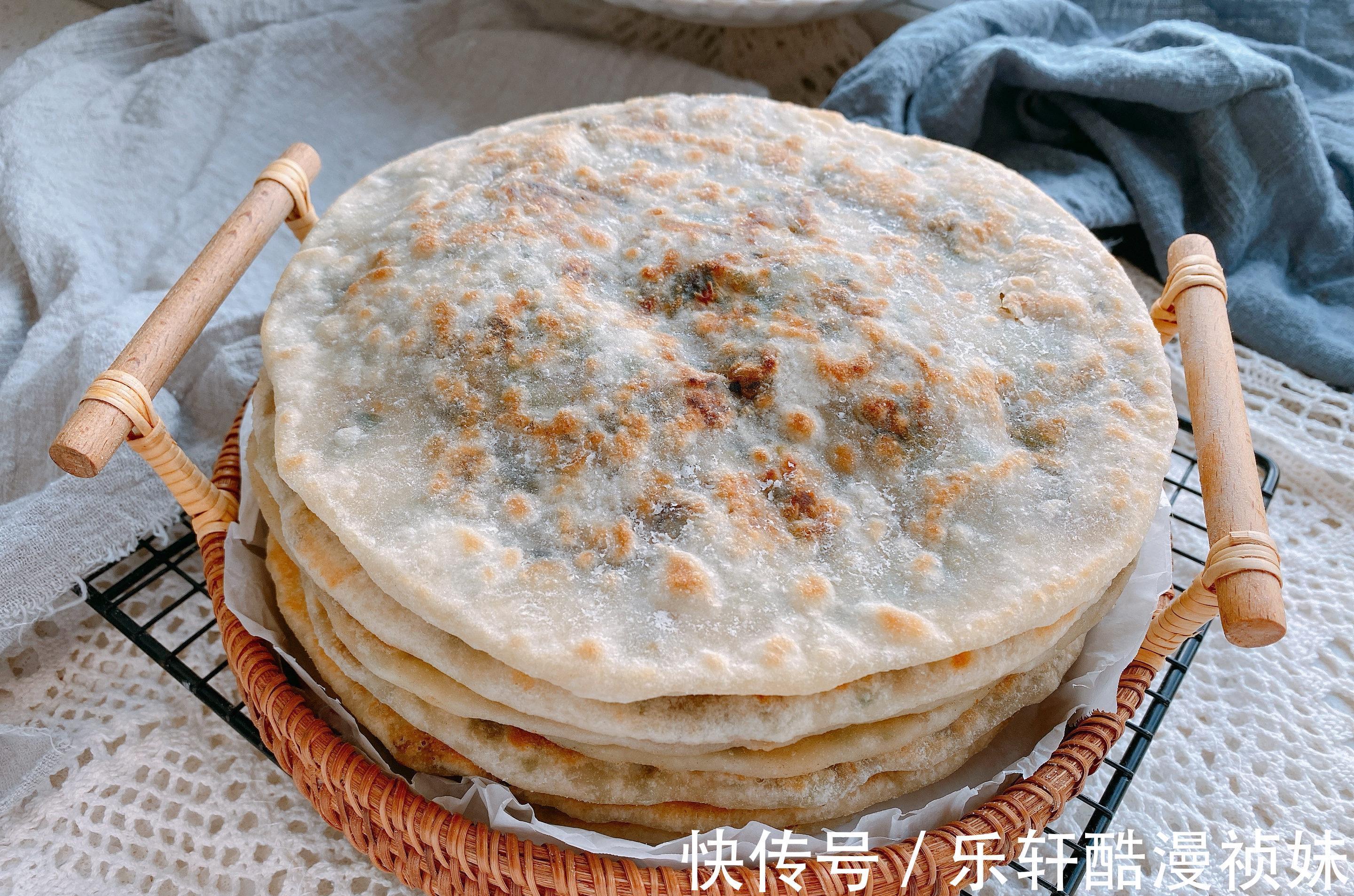 松软|浙江美食梅干菜饼,几十年老配方,馅料咸香,饼皮松软凉了也不硬