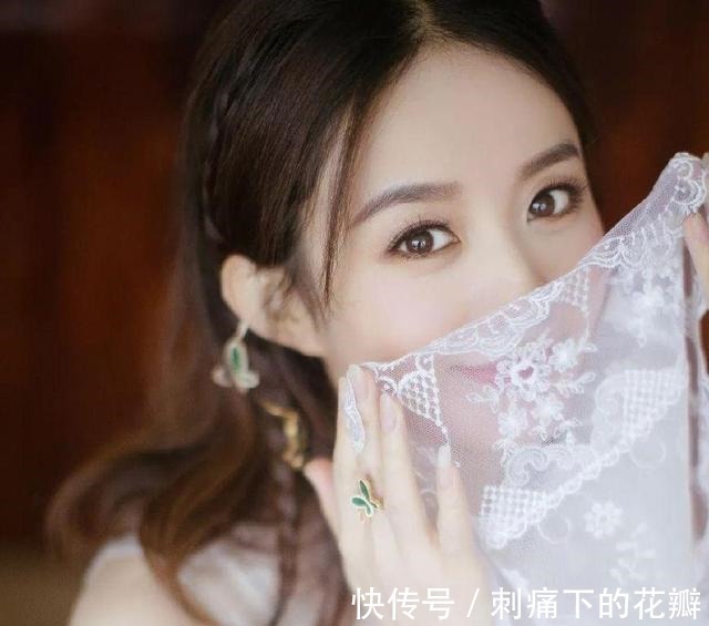 漂亮 中年女人想要越活越好看,建议在这4处多花时间,精致漂亮显年轻!