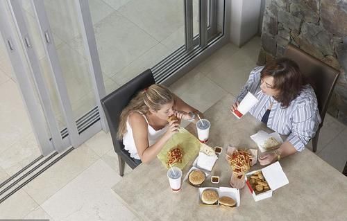 肝火旺盛|晚上失眠,可能是肝火太旺盛了?不妨做好3点来“灭火”