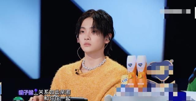 《创》选手唱TFBOYS新歌,跑调又破音,邓超已看傻,宁静表情抢镜