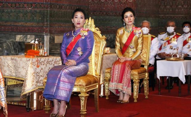 贵妃 诗妮娜戴完蓝宝石又戴绿宝石,不是正妻也闪耀,曾撞衫婆婆也不输