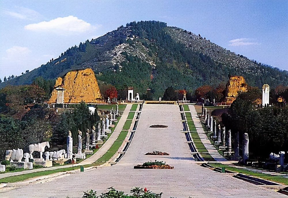 乾陵#武则天的墓中是否有长明灯,专家推断应该有,但没有传说中的神奇