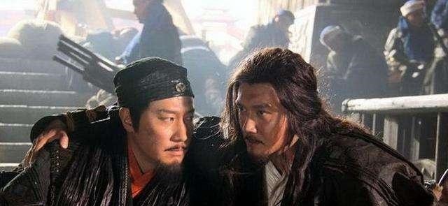 项羽|项羽在鸿门宴上为什么不杀刘邦，事实上有很多因素的制约