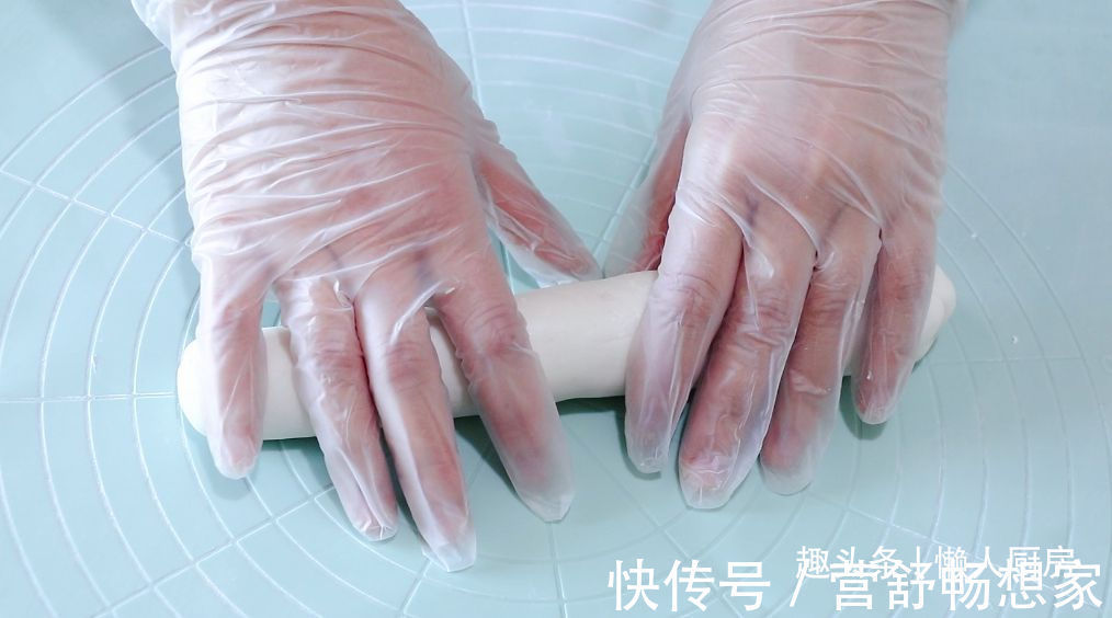 爆浆|年糕不用买,撒点糯米粉,加点热水自己做,咬一口,还会爆浆
