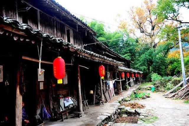 均路古村，石阶石屋中藏着《温州一家人》故事