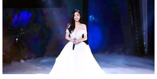 《好声音》决赛两个细节，透露节目组不希望伍珂玥夺冠