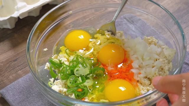 玉米淀粉|不用一片面饼的吐司早餐，只需一块老豆腐就能做，做法简单有营养