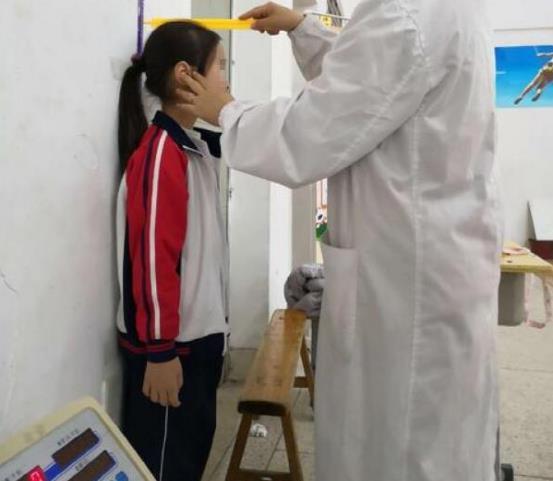 孩子|3物是儿童“长高劲敌”,家长却爱喂娃吃,医生:以后长不到1米5