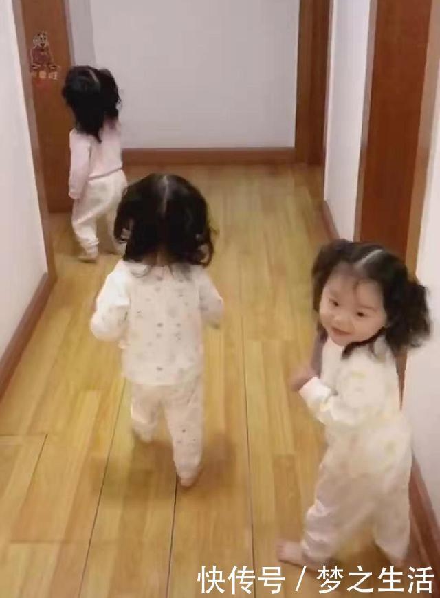 宝宝|爸爸给三胞胎宝宝洗澡,经常弄混,想出的办法笑翻网友:财大气粗