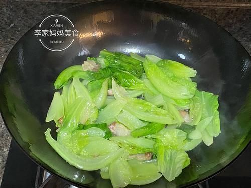 夫妻俩的极简晚餐，2荤1素，花不到20块，全部光盘一点不浪费