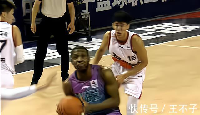 2+1|陈培东30分5抢断,山东5分险胜!李楠带队八连败,高诗岩伤愈复出