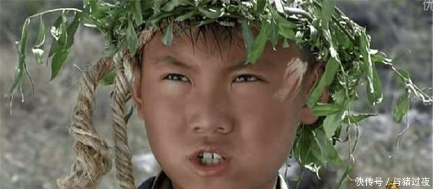 此子|八个小孩吃下一头牛,测字先生写2字,直呼此子日后必为皇帝!