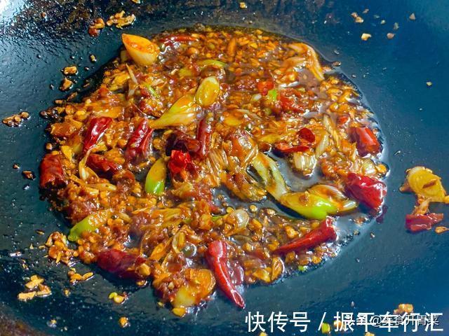 酱料|以后豆腐就这样吃,做法简单鲜香辣爽,出锅一口一个真解馋。