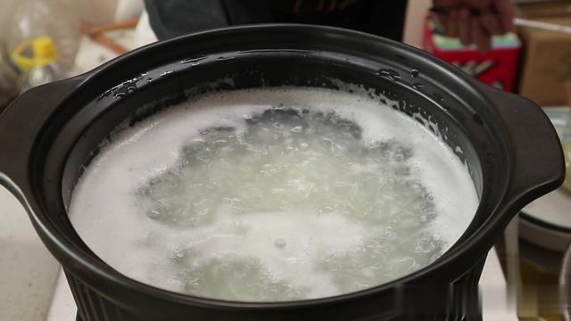 皮蛋瘦肉粥怎样做才好喝试试这个家常做法,滑嫩入味,越喝越香