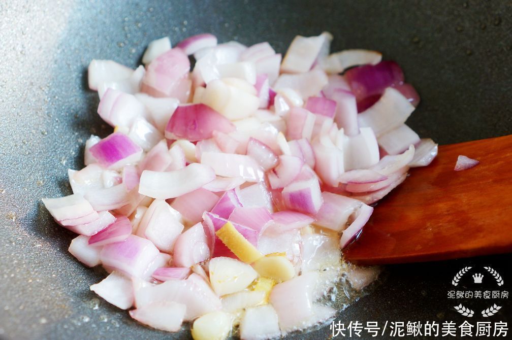 小米辣|三伏天，家人就馋这道肉菜，做法省事，开胃下饭，老少都爱吃