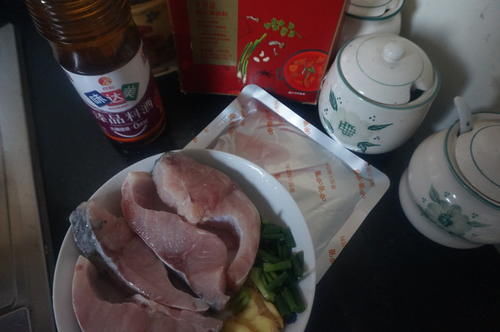  酸酸甜甜の番茄酿青鱼，开胃又下饭，无油